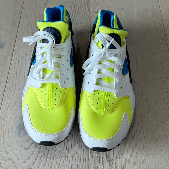 Nike Air Huarache Volt - Picture 3 of 9